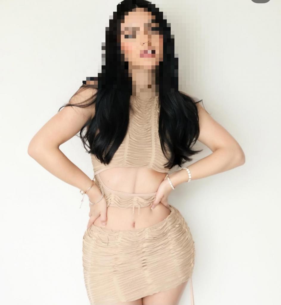 663086771: Chica busca chico en Málaga