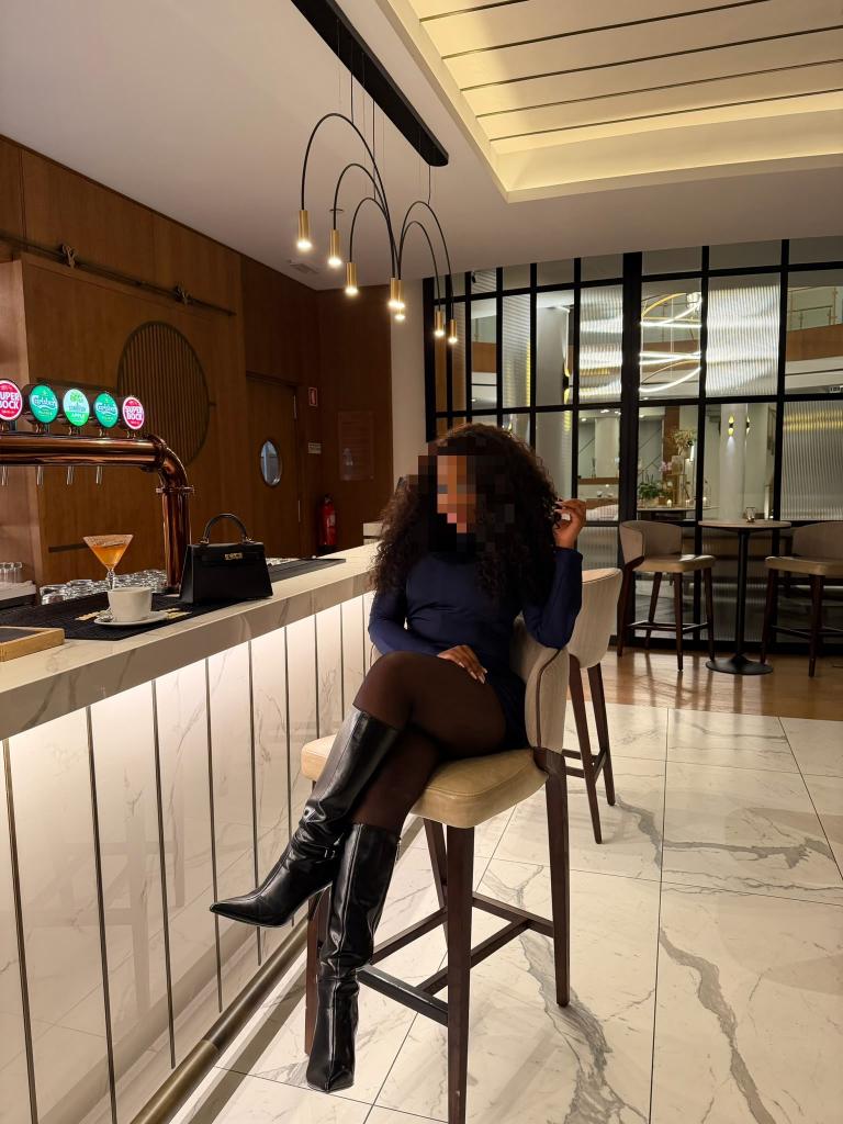 692520793: Chica busca chico en Málaga