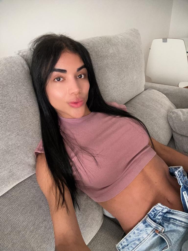 745017418: Chica busca chico en Tenerife