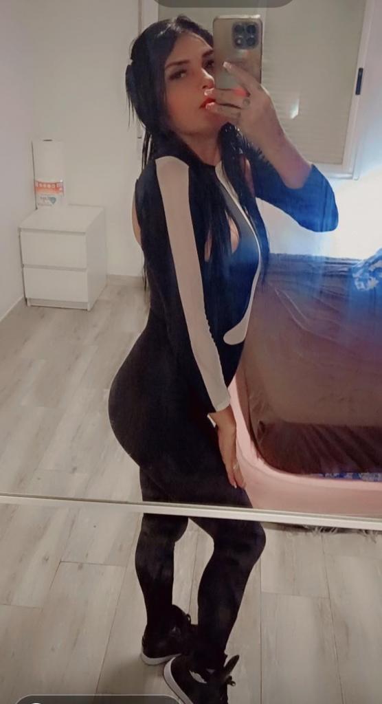 Chica busca chico en Cádiz: 