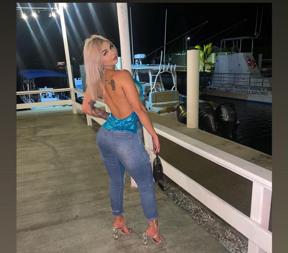 674138220: Chica busca chico en Barcelona