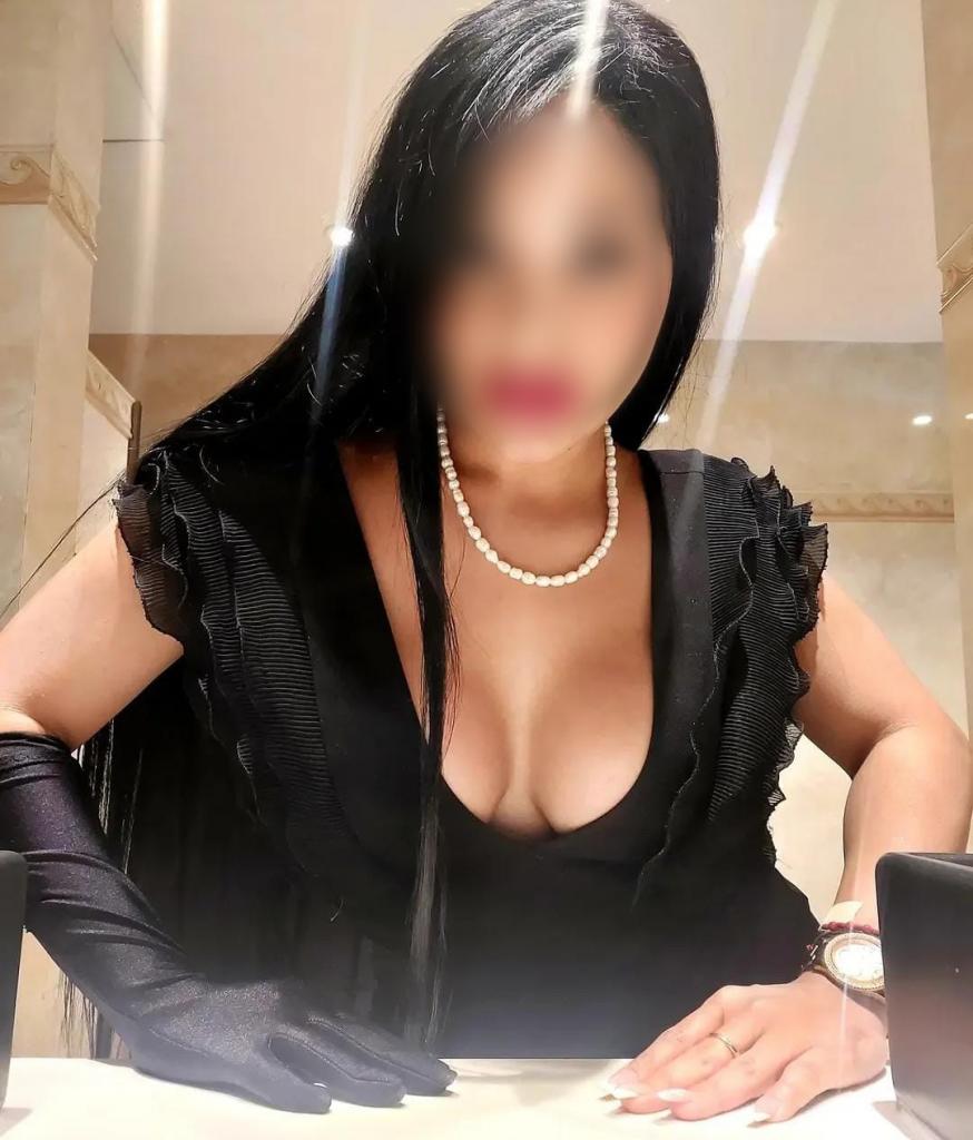 650237145: Chica busca chico en Málaga
