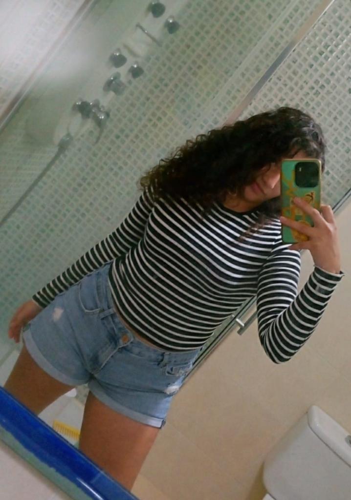 664369860: Chica busca chico en Pontevedra