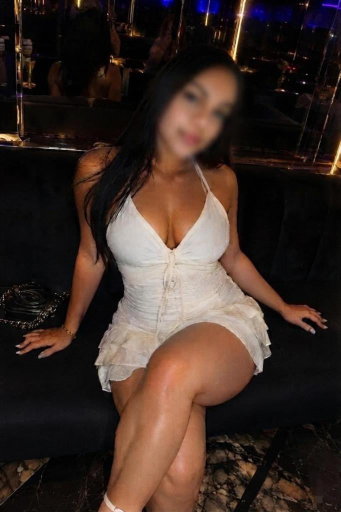 Chica busca chico en Granada: 