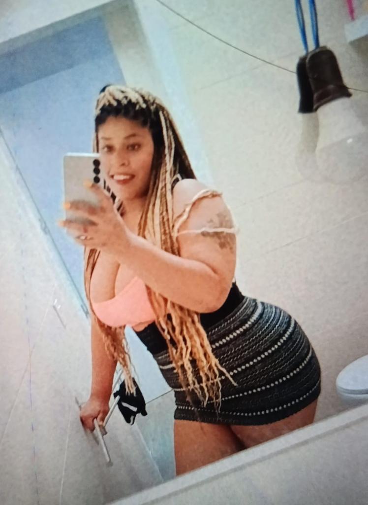 632317606: Chica busca chico en Gerona
