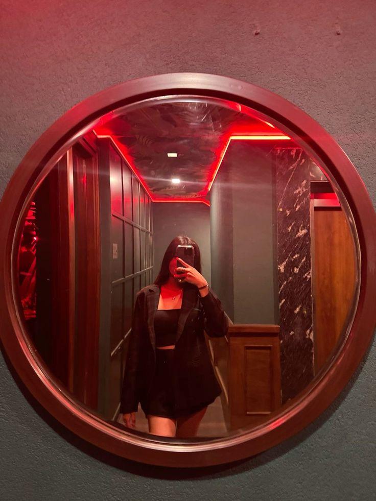 Chica busca chico en Sevilla: 
