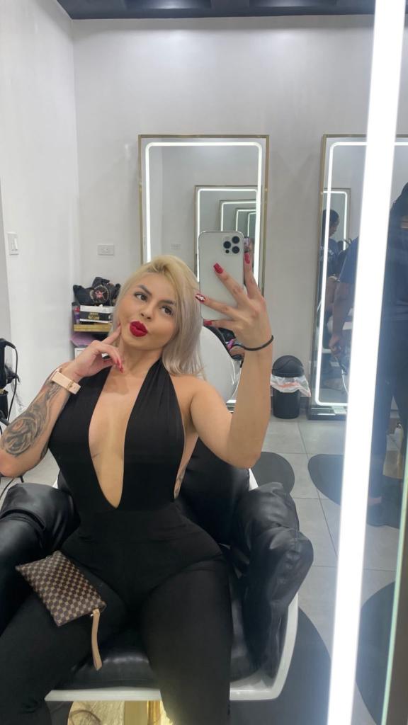 674138220: Chica busca chico en Barcelona