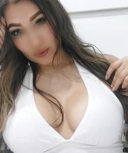 613670492: Chica busca chico en Madrid