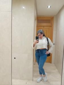 611305343: Chica busca chico en Barcelona