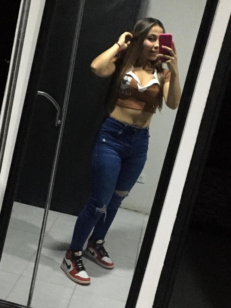 Chica busca chico en Tenerife: Chica busca chico