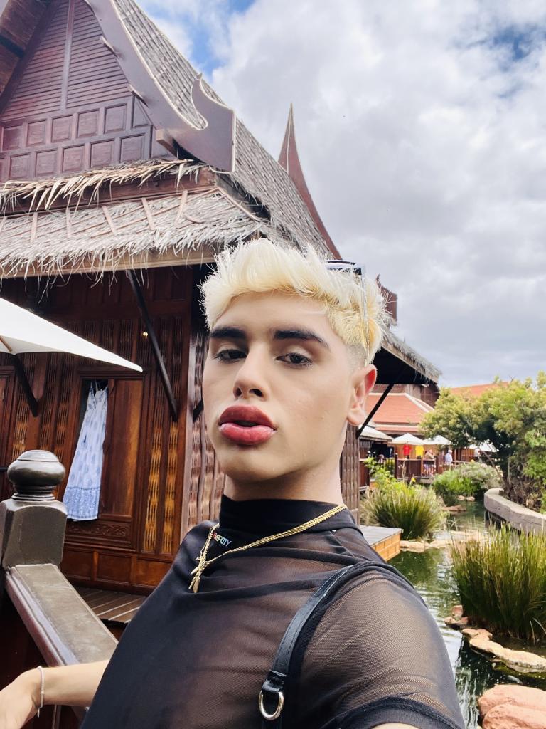 Chico busca chica en Las Palmas: 