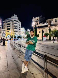 Chico busca chica en Sevilla: 