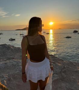 Chica busca chico en Cádiz: 