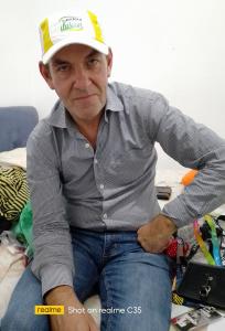 662951844: Chico busca chica en Barcelona