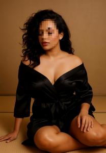 612445949: Chica busca chico en La Coruña