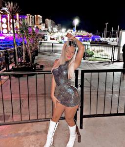 672413645: Chica busca chico en Barcelona