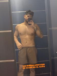 627275163: Chico busca chica en Sevilla