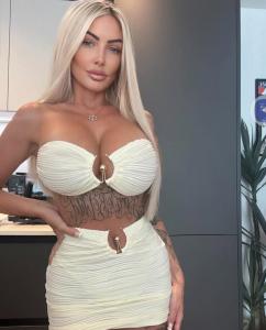 Chica busca chico en Almería: 