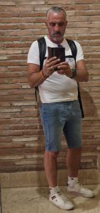Chico busca chica en Granada: 