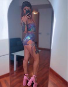 634284083: Chica busca chico en Barcelona