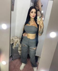 697212640: Travesti en Barcelona