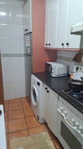 624365265: Chica busca chico en Cáceres