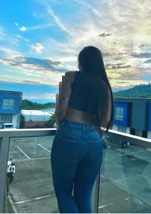 672886635: Chica busca chico en Navarra