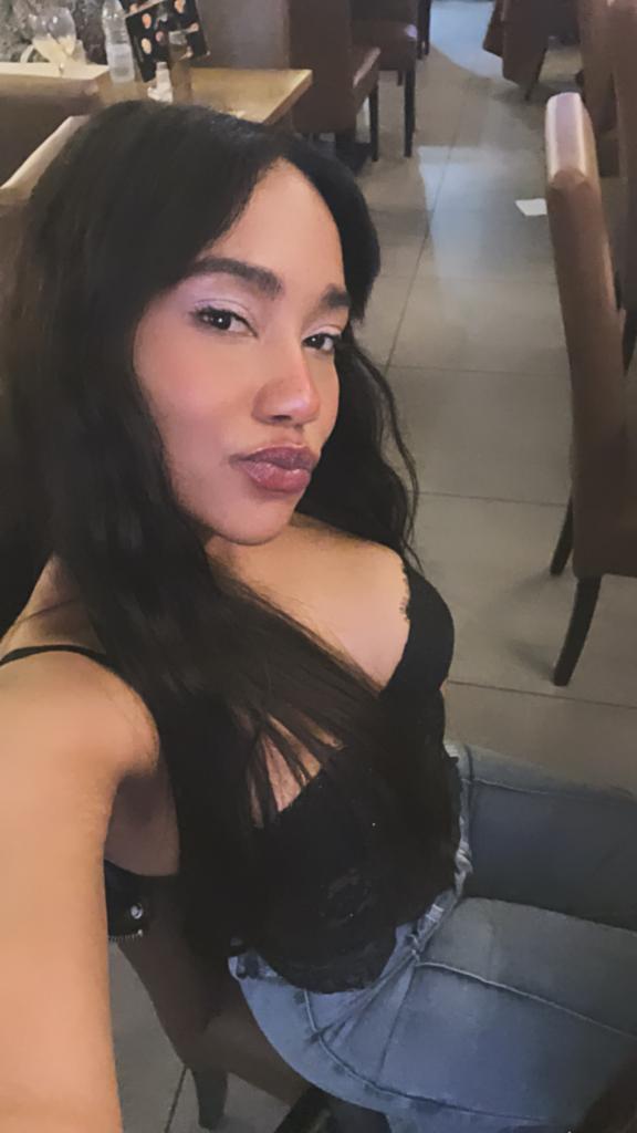 627886867: Chica busca chico en Barcelona