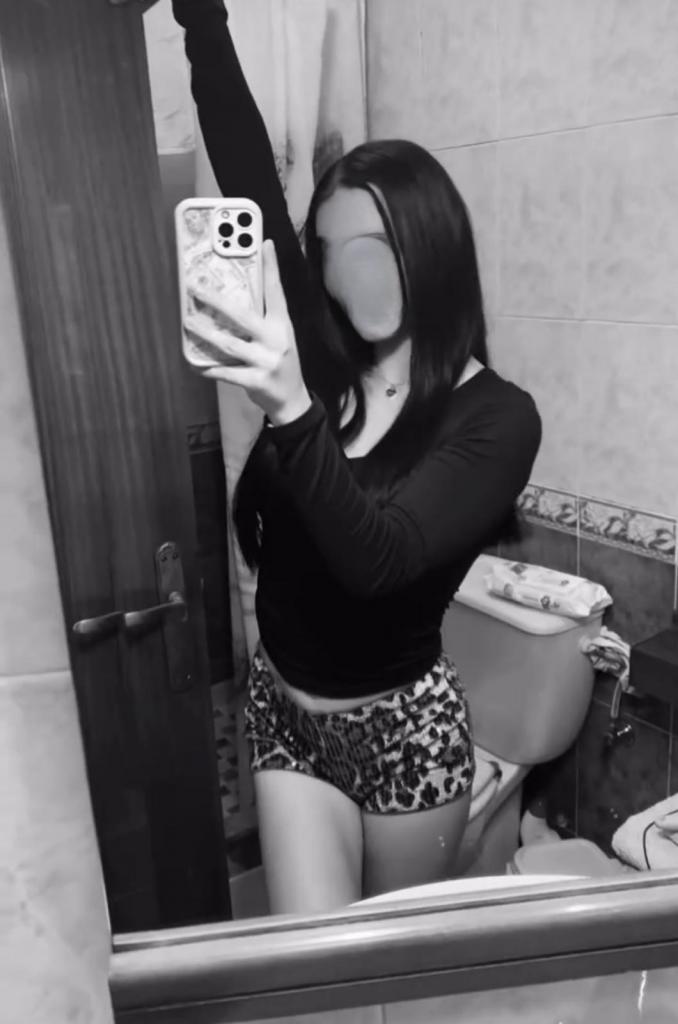 633747197: Chica busca chico en Sevilla
