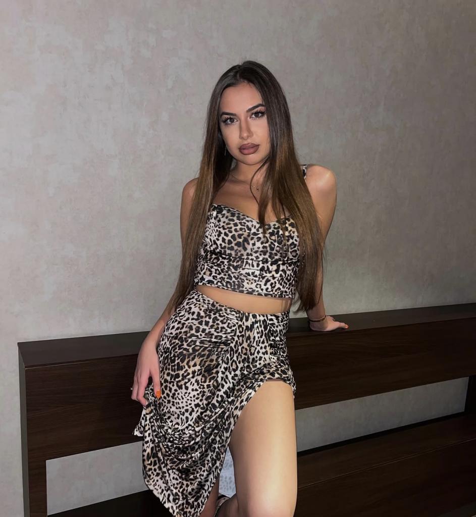 631382256: Chica busca chico en Málaga