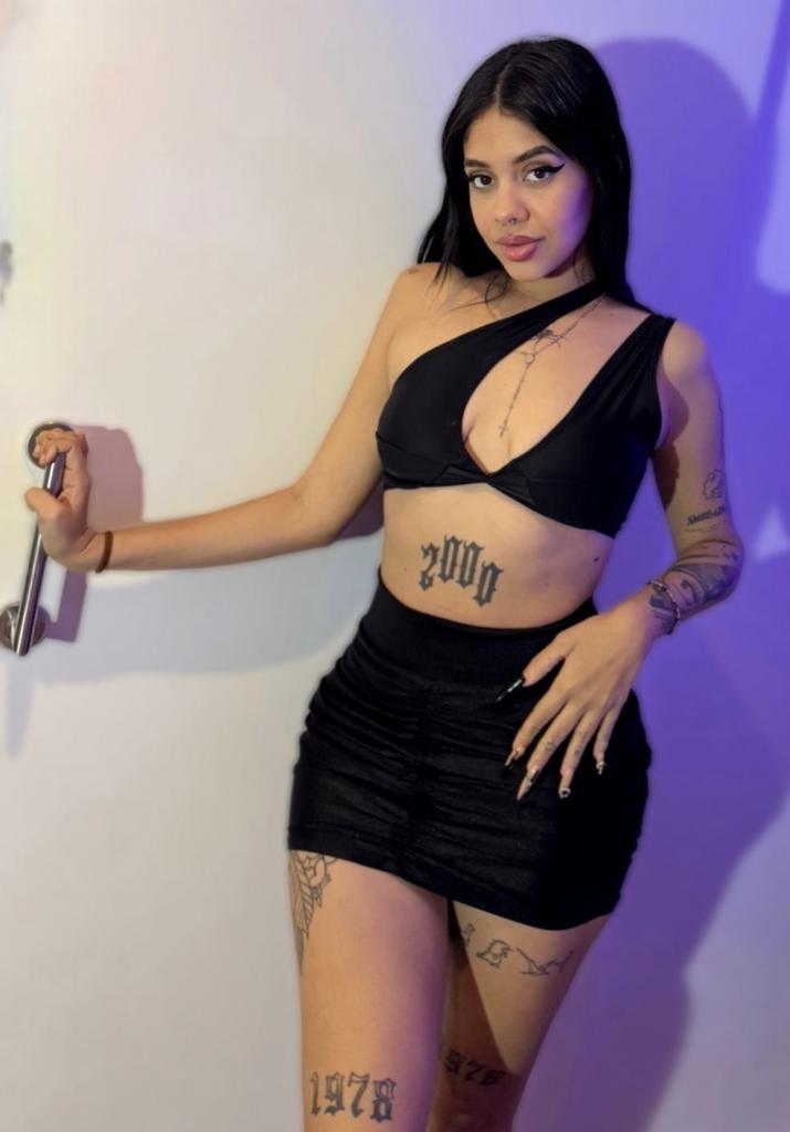 697713315: Chica busca chico en Ávila