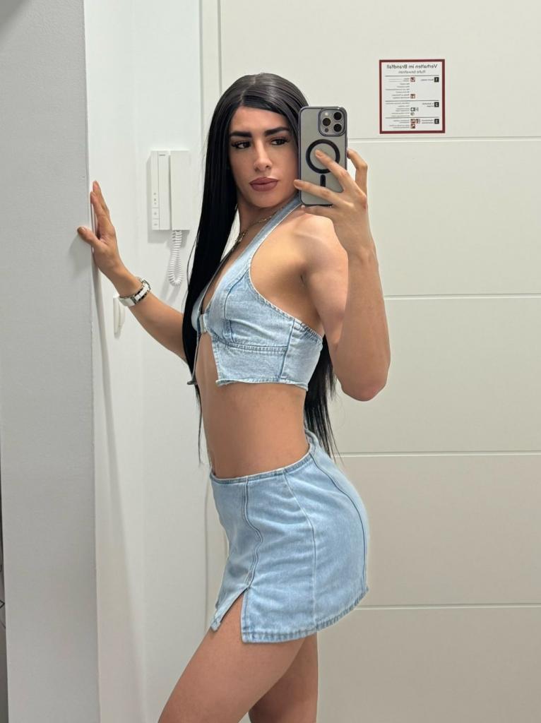 613933592: Transexual en Málaga
