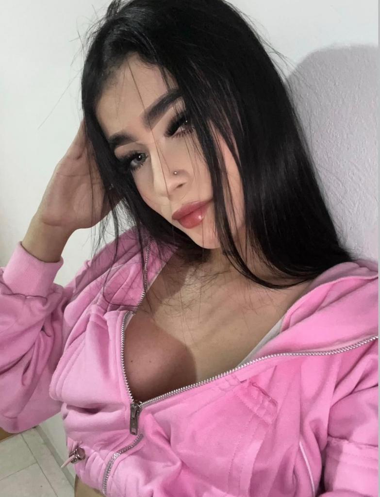 Chica busca chico en Almería: 