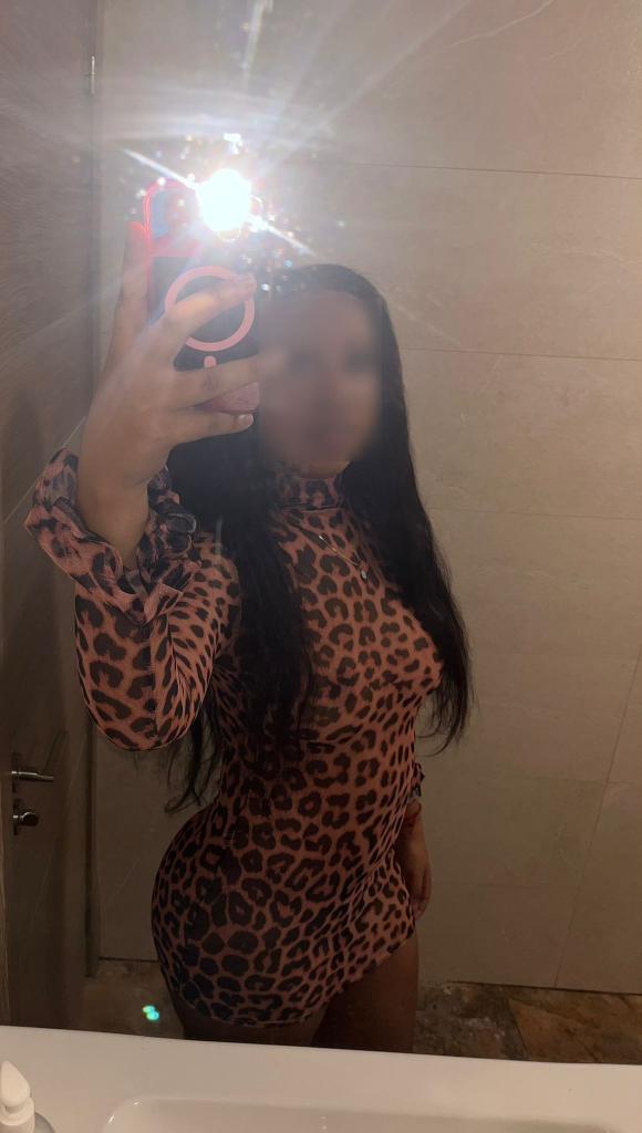 Chica busca chico en Almería: 
