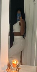 742052487: Chica busca chico en Madrid