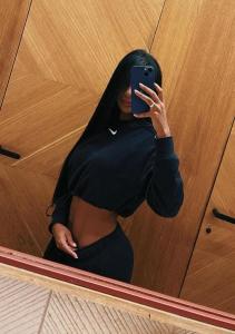 742052487: Chica busca chico en Madrid