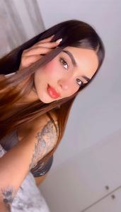 613647137: Chica busca chico en Barcelona