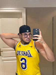 697732397: Chico busca chica en Madrid