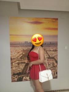 611894945: Chica busca chico en Orense