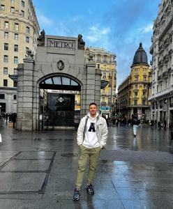 664432830: Chico busca chica en Madrid