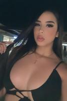 631363812: Chica busca chico en Barcelona