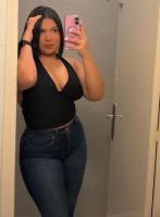 672519627: Chica busca chico en Barcelona