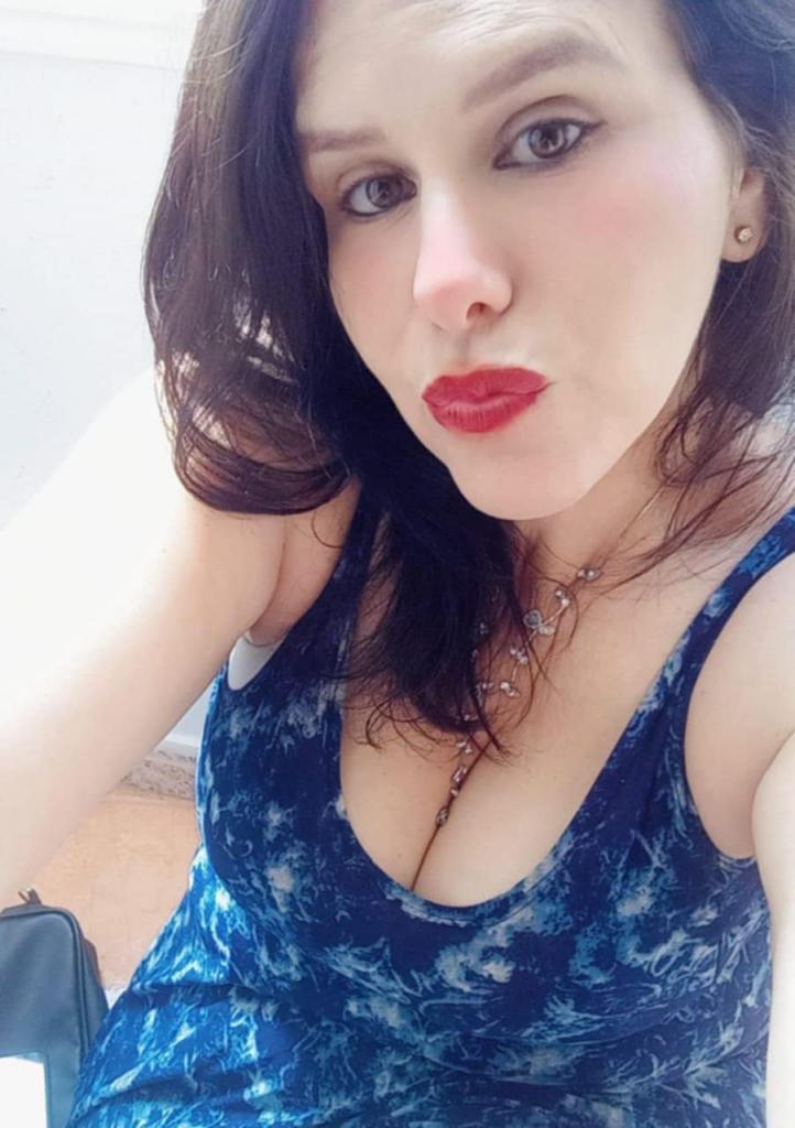 742012198: Chica busca chico en Pontevedra