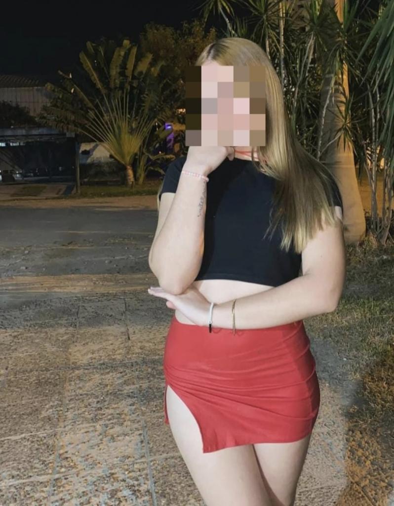 632707000: Chica busca chico en Tarragona