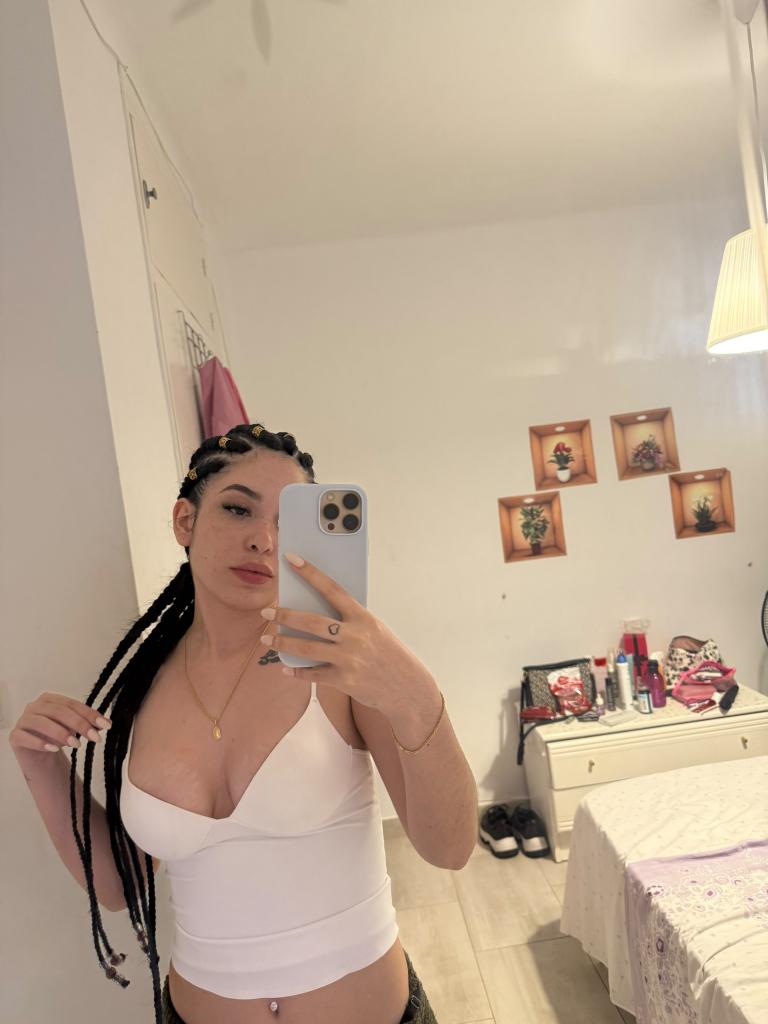 613818976: Chica busca chico en Málaga