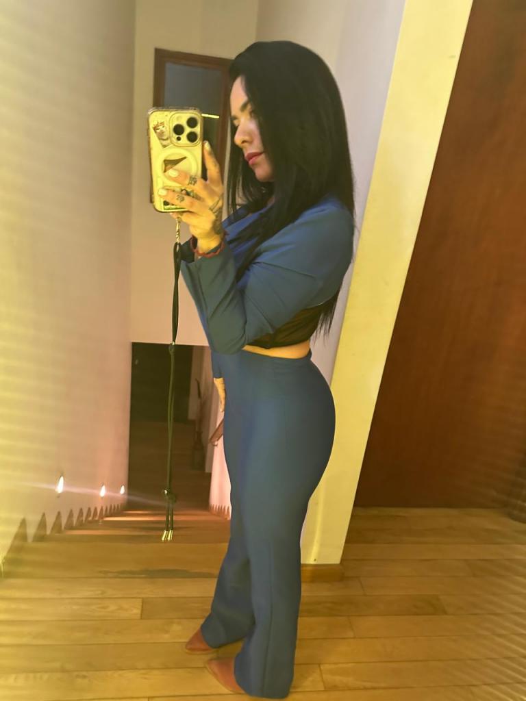 685095317: Chica busca chico en Ibiza