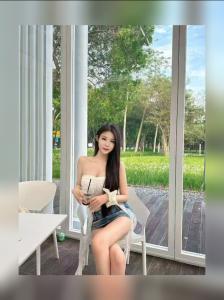613805606: Chica busca chico en Barcelona