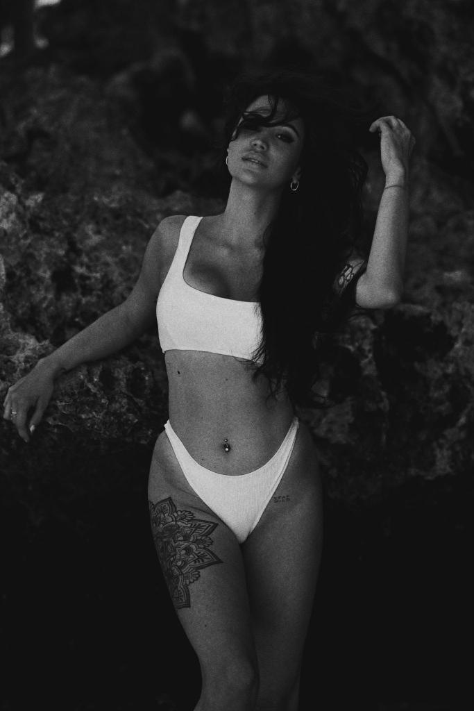 614307495: Chica busca chico en Almería