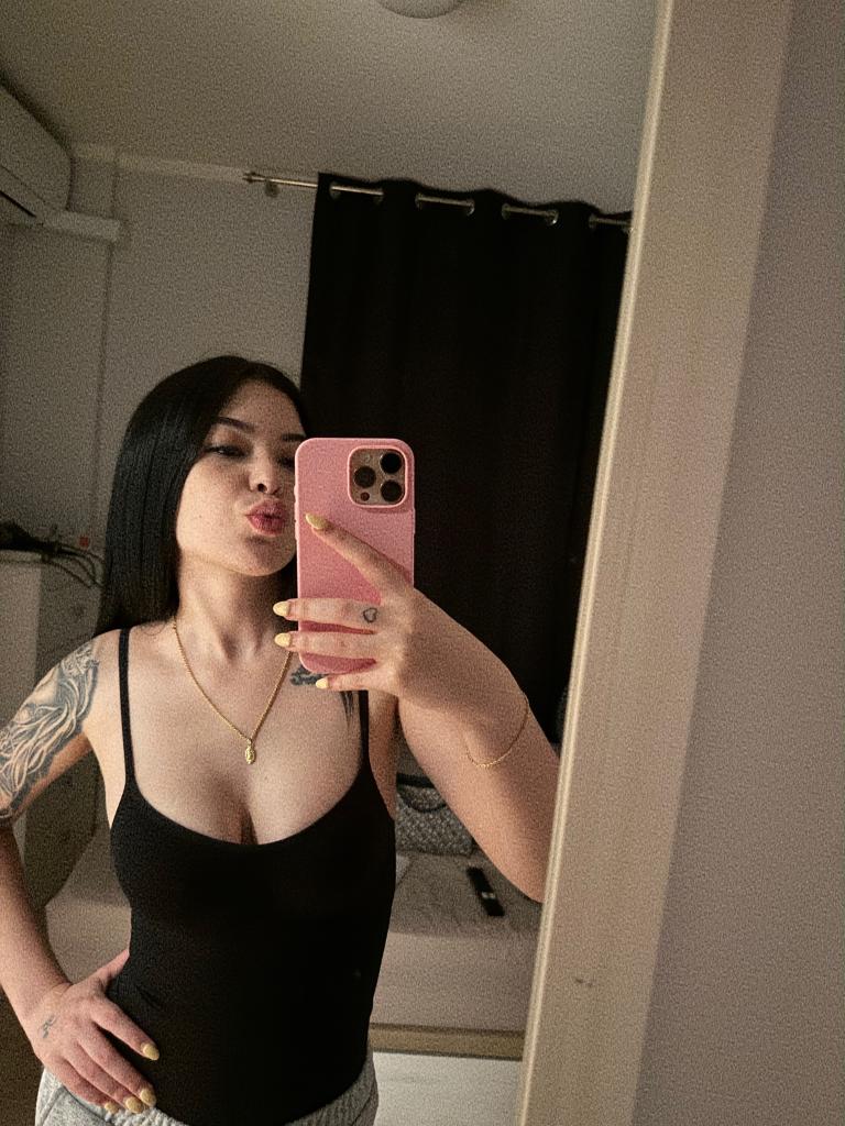 613818976: Chica busca chico en Málaga