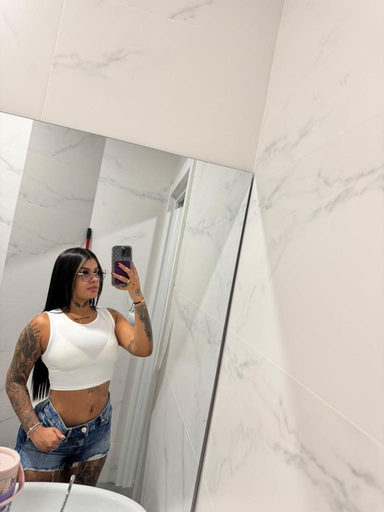 Chica busca chico en Almería: 